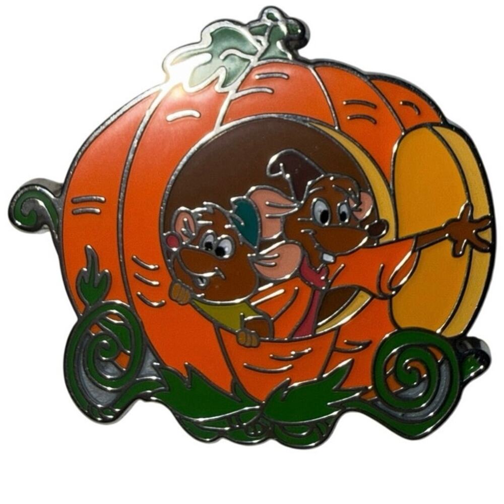Disney Cinderella Mice Jaq and Gus Inside of a Pumpkin Carriage Pin
